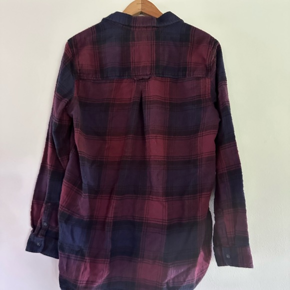 American Eagle Ahh-mazingly Soft Navy and Purple Plaid Flannel Boyfriend Shirt - Picture 3 of 5